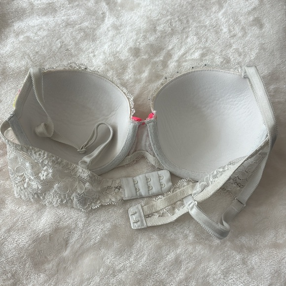 Victoria’s Secret Bra Bundle - Picture 6 of 6